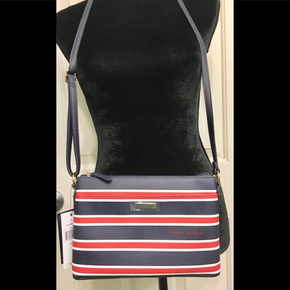 🌹Beautiful Tommy Hilfiger CrossBody Purse🌹NWT 🏷 - Picture 2 of 9